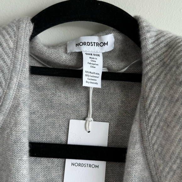 NWT Nordstrom Light Gray Wool & Cashmere Hooded Ribbed Ruana Poncho One Size - Picture 4 of 7